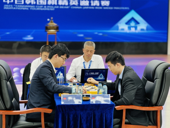 딩하오, 투샤오위 꺾고 양밍배 우승